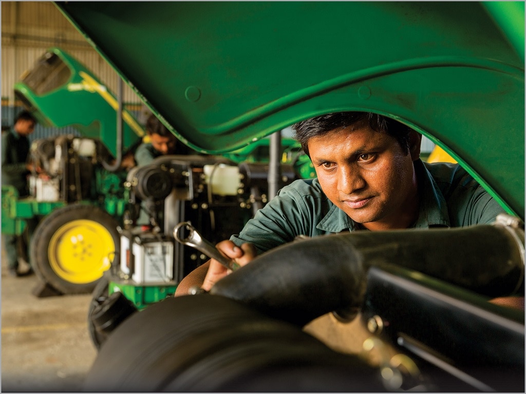  John Deere India , John Deere  Support , Right Profile